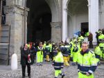 L'uscita Dei Volontari Dal Duomo Dopo La Messa